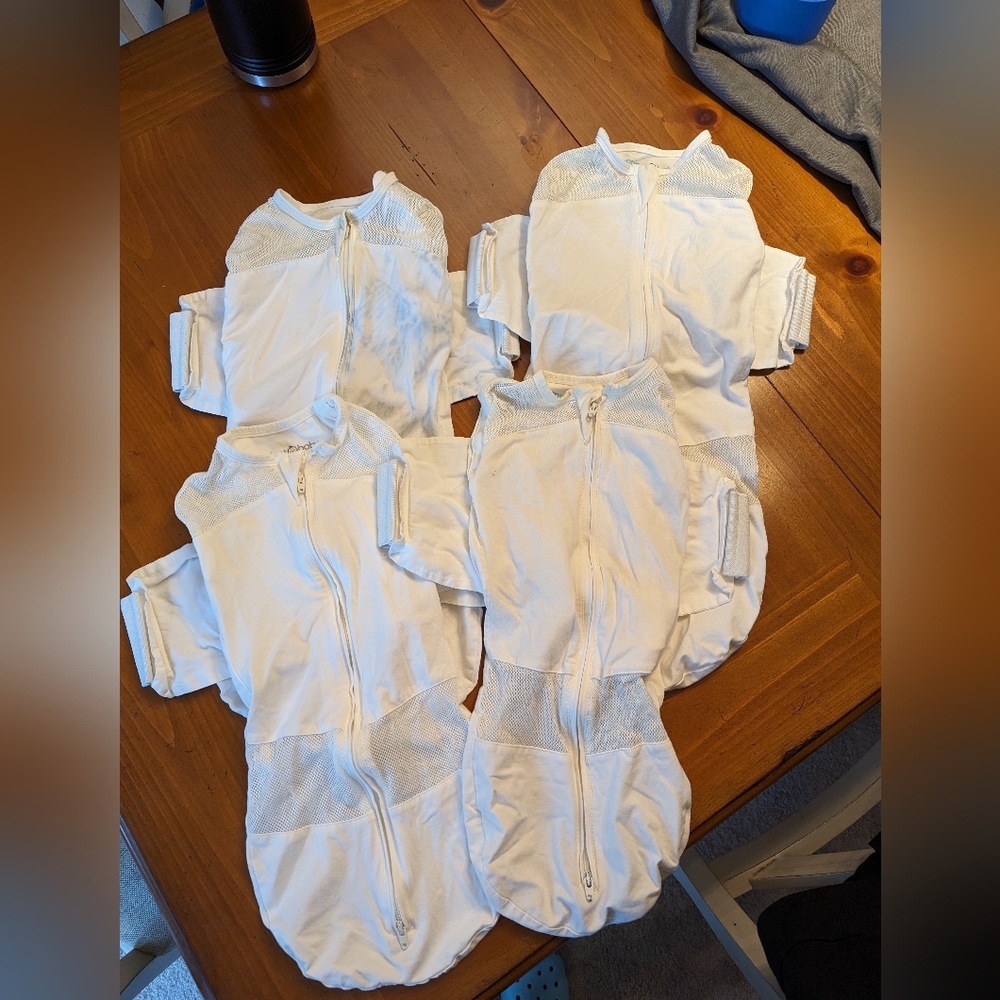 Bundle of 4 snoo swaddles GUC - 2 SMALL 2 MED